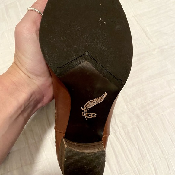 UGG insulated leather bootie - Picture 5 of 6